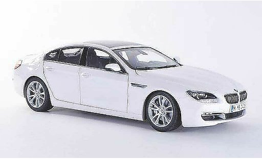 Bmw 640 F06 1/18 Paragon i Gran Coupe wit 2012 modelauto