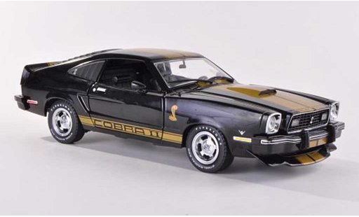 Ford Mustang Cobra II 1/18 Greenlight MKII zwart/gold modelauto