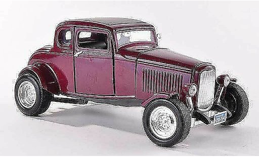 Ford 1932 Five Window Coupe 1/18 Motormax - lila modelauto