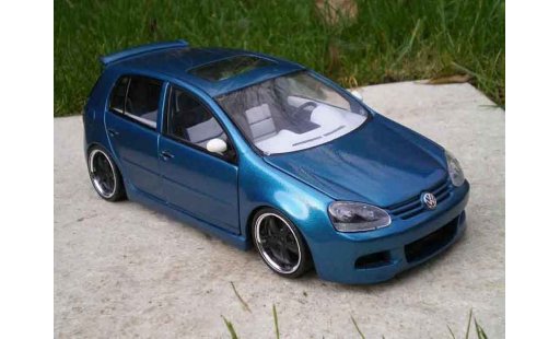 Volkswagen Golf GTI 1/18 Burago sportlines modelauto