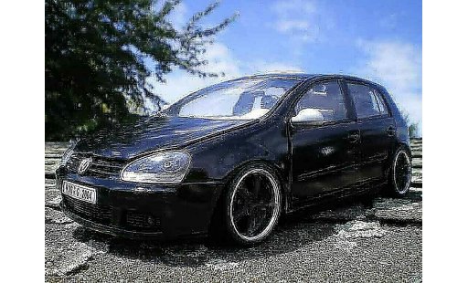 Volkswagen Golf GTI 1/18 Burago men in zwart 2 modelauto