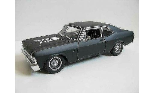 Chevrolet Nova Coupe 1/18 Maisto death proof modelauto
