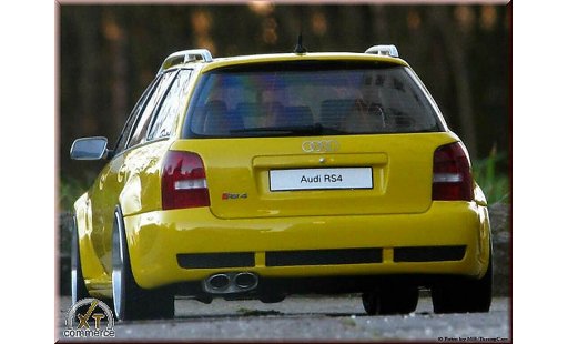 Audi RS4 avant 1/18 Ottomobile B5 geel jantes audi 19 pouces modelauto
