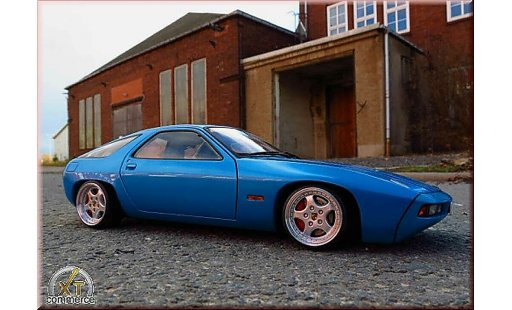 Porsche 928 Base 1/18 Autoart blauw jantes porsche cup logo modelauto