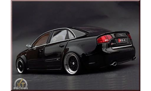 Audi RS4 berline 1/18 Minichamps zwart jantes BBS 18 pouces modelauto