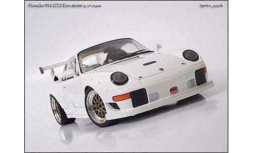 Porsche 911 GT2 1/18 Ut Models evo street modelauto