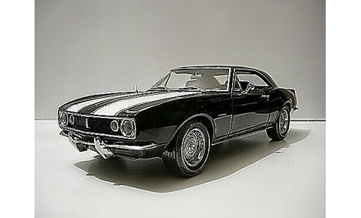 Chevrolet Camaro Z28 1/18 American Muscle zwart bandes wits 1967 modelauto
