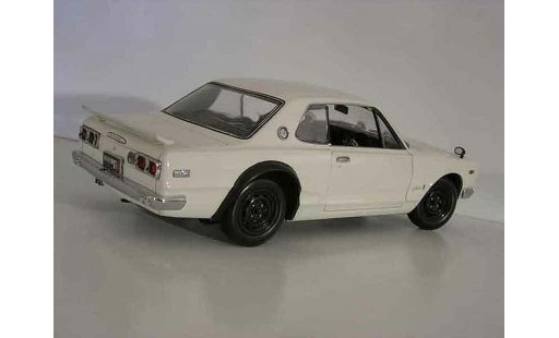 Nissan Skyline 2000 1/18 Kyosho gt-r kpgc 10 wit modelauto