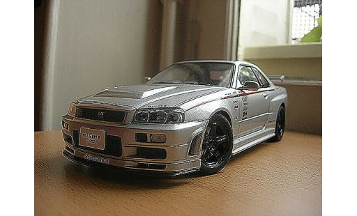 Nissan Skyline R34 GTR 1/18 Autoart nismo z-tune Z2 modelauto