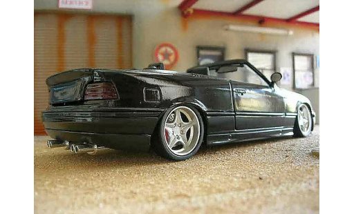 Bmw 325 Cabriolet 1/18 Maisto E36 zwart swap z3m jantes z3m spoiler z3m modelauto