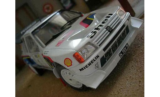 Peugeot 205 Turbo 16 1/18 Solido 1986 #1 wit modelauto