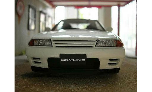 Nissan Skyline R32 1/18 Autoart gt-r v-spec ii wit modelauto