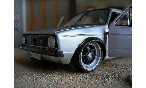 Volkswagen Golf GTI 1/18 Solido jantes Porsche rs modelauto