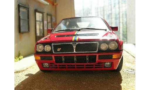 Lancia Delta HF Integrale 1/18 Kyosho evolution 2 collezione modelauto