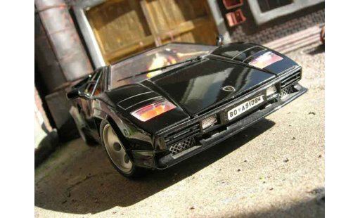 Lamborghini Countach 5000 Quattrovalvole 1/18 Burago zwart modelauto