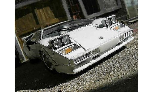 Lamborghini Countach 5000 Quattrovalvole 1/18 Kyosho wit modelauto