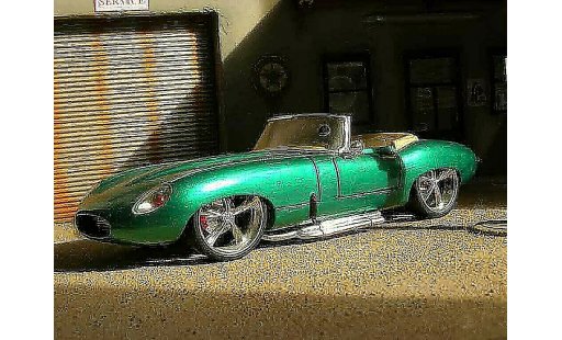 Jaguar E-Type 1961 1/18 Burago dub modelauto