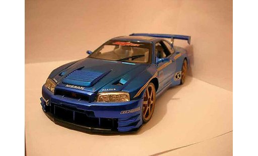 Nissan Skyline R34 GTR 1/18 Muscle Machines kit large modelauto