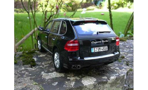 Porsche Cayenne Turbo S 1/18 Norev zwart 2007 modelauto