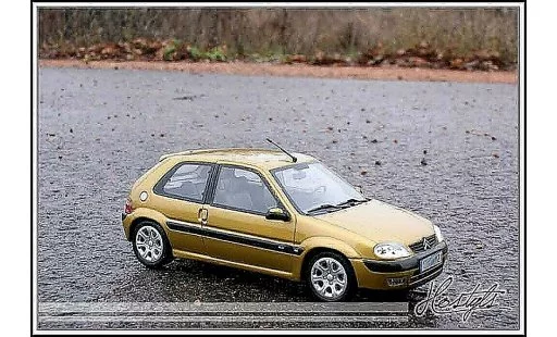 Citroen Saxo VTS 1/18 Ottomobile geel heliodor modelauto