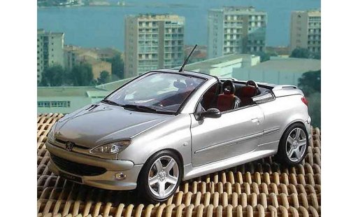Peugeot 206 CC 1/18 Solido rc modelauto