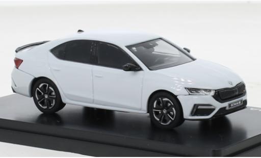 Modelauto Skoda Octavia RS IV metallic wit 2020 1/43 Abrex