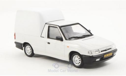 Modelauto Skoda Felicia Pick-Up wit/mat-wit 1996 1/43 Abrex