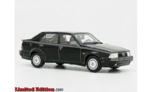 Alfa Romeo 75 turbo 1/18 Laudoracing Models 1.8 Q.V. LM087A zwart modelauto