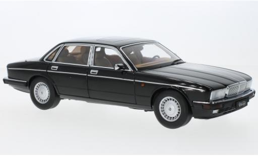 Modelauto Jaguar XJ6 XJ40 6 (40) zwart 1/18 Almost Real