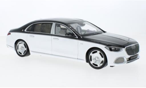 Modelauto Mercedes CLA Base Maybach S-classe zwart/wit 2021 1/18 Almost Real