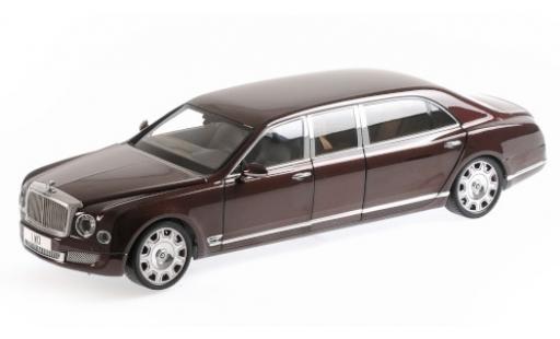 Modelauto Bentley Mulsanne Grand Limousine by Mulliner Sedan rood/rood 2017 y compris les set de wagon porte-conteneurs 1/18 Almost Real