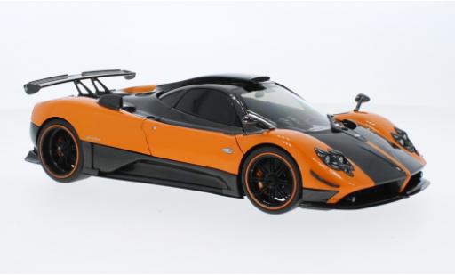 Modelauto Pagani Zonda Cinque Coupe oranje/zwart 2009 1/18 Almost Real