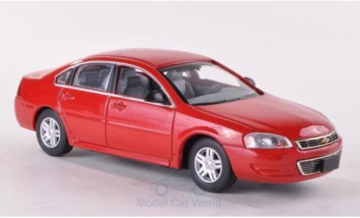 Modelauto Chevrolet Impala Sedan rood 2011 1/43 American Heritage Models