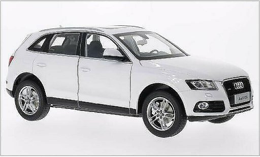 Audi Q5 suv 1/18 Paudi wit 2014 modelauto