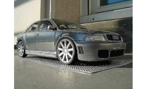 Audi S4 berline 1/18 Ut Models v6 bi-turbo grijs jantes 18 pouces modelauto
