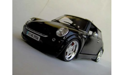 Mini Cooper D 1/18 Maisto west coast choppers modelauto