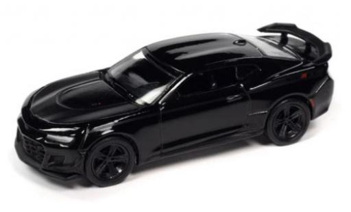 Modelauto Chevrolet Camaro ZL1 1LE Nickey zwart 2019 1/64 Auto World