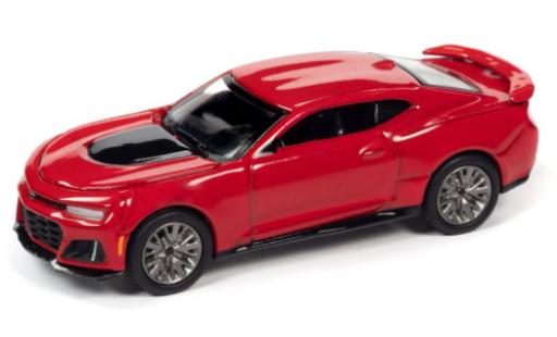 Modelauto Chevrolet Camaro ZL1 rood 2018 1/64 Auto World