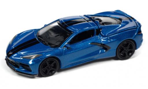 Modelauto Chevrolet Corvette Stingray (C8) metallic blauw 2020 1/64 Auto World