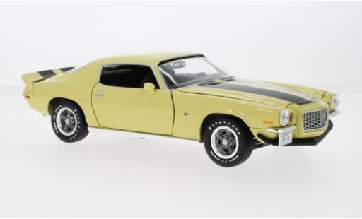 Modelauto Chevrolet Camaro Z28 RS/ geel/zwart 1972 1/18 Auto World