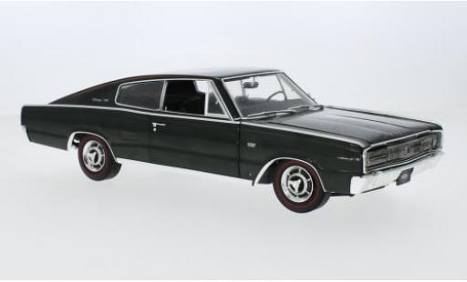 Modelauto Dodge Charger Coupe metallic groen/zwart 1966 1/18 Auto World