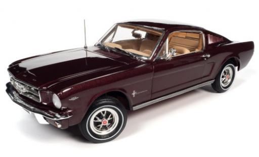 Modelauto Ford Mustang Fastback 2+2 metallic rood 1965 1/18 Auto World