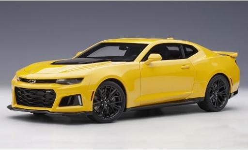 Modelauto Chevrolet Camaro ZL1 geel/carbon 2017 1/18 AUTOart