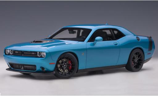 Modelauto Dodge Challenger Scat Pack 392 HEMI Shaker metallic blauw/mat-zwart 2018 1/18 AUTOart