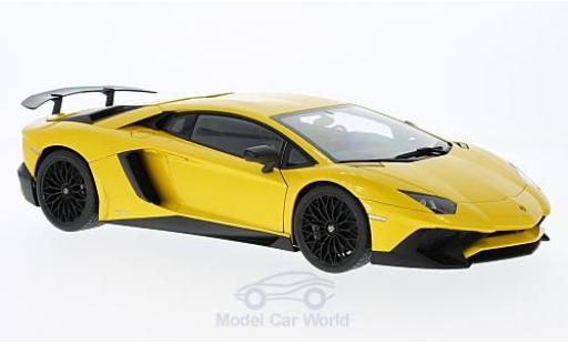 Modelauto Lamborghini Aventador SV LP750-4 metallic geel 2015 1/18 AUTOart