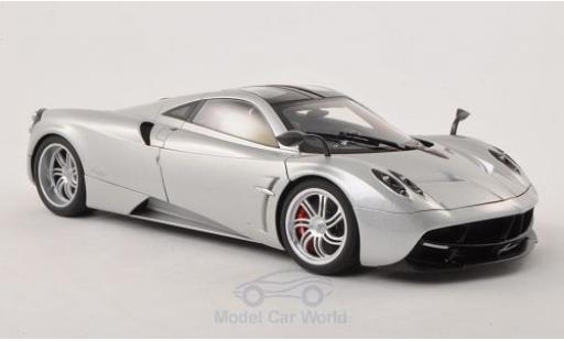 Modelauto Pagani Huayra Base metallic grijs 2011 1/18 AUTOart