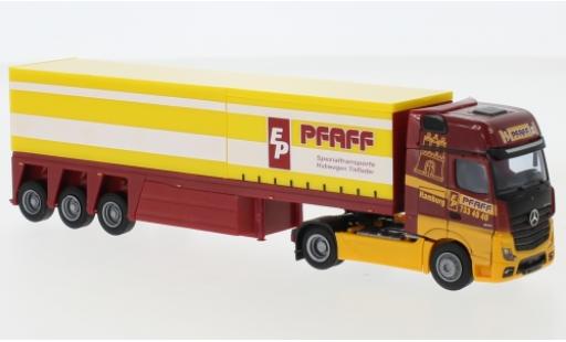 Modelauto Mercedes Actros Gigaspace 5 /Aerop. Pfaff Innenladersattelzug 1/87 AWM