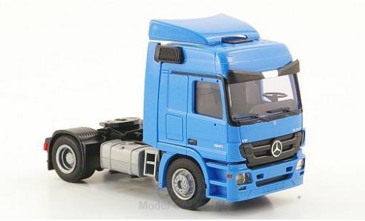 Modelauto Mercedes Actros Base MP3 L met Windleitblechen blauw 1/87 AWM