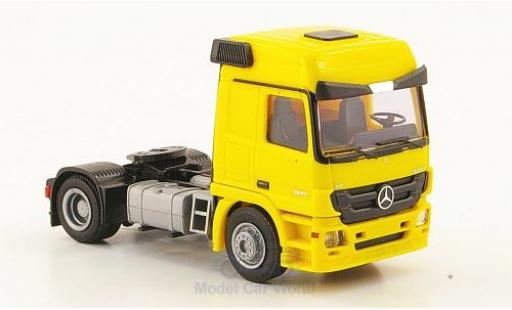 Modelauto Mercedes Actros Base MP3 L Zugmaschine geel 1/87 AWM