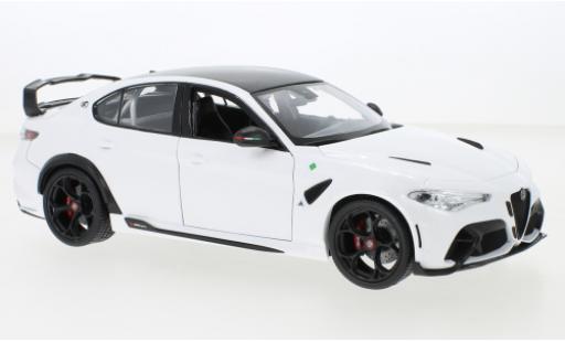 Modelauto Alfa Romeo Giulia gtam metallic wit 2020 1/18 Burago